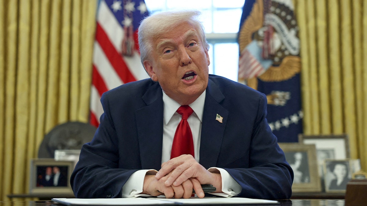 Donald trump oval office march 26